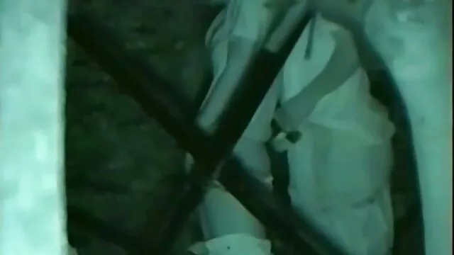 丰满的色情拍摄与大奶 家庭入侵的束缚