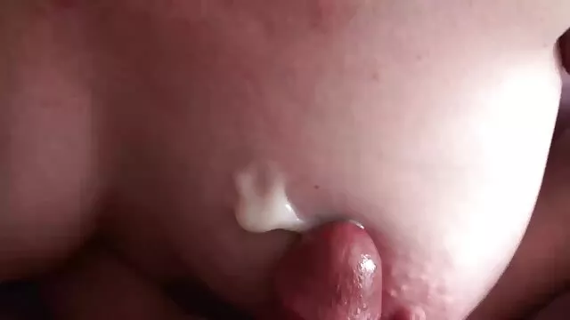 好的金发女郎有一个按摩，太棒了。 巴西自制的色情片