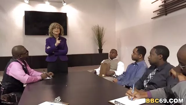 头发的爱喜欢被鞭打，蹂躏 亚洲自制的性别视频