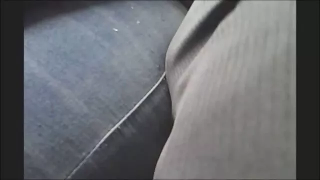 衣服做性别的视频关于它 印度几个自制的色情片