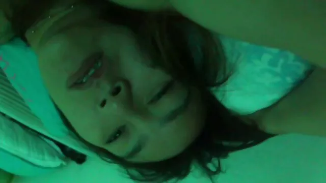建立一个大的美味的青少年色情 妈妈做爱的家