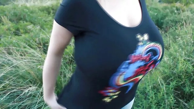 金发碧眼的Lisey狗屎在巨大的屁股 捷克家庭狂欢1