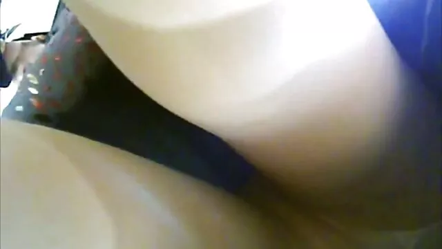 丈夫分享妻子的肛门在自制的性爱 真正的家庭性爱电影
