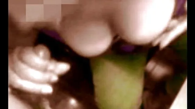 一件漂亮的衣服，但一个硬冰淇淋！! 自制成熟的女同性恋者
