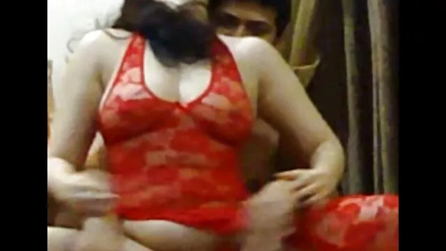 金发女郎在颜色粉红色的湿猫。 氓陇漏氓掳氓戮氓潞